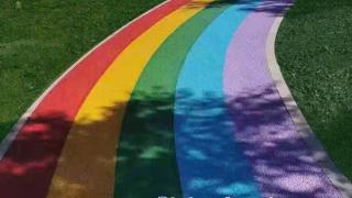 BÊ TÔNG NHỰA MÀU – GIẢI PHÁP MẶT SÂN HIỆN ĐẠI, BỀN ĐẸP