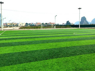 Sân bóng cỏ nhân tạo bãi biển Hòn Gai