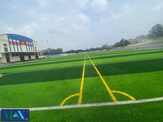 Sân cỏ nhân tạo tại trung tâm thể thao thành phố Hưng Yên 