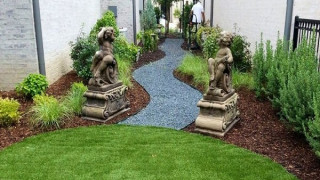 Chia sẻ kinh nghiệm thiết kế sân vườn cỏ nhân tạo