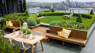 Phủ xanh sân thượng bằng cỏ nhân tạo sân vườn