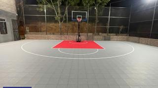 Thi công sân bóng rổ bằng tấm vỉ Pro15 tại Hoà Bình