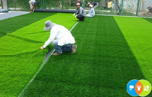 Thi công thảm cỏ nhựa nhân tạo